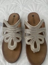 Pavers toepost sandals for sale  DURHAM