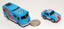 Pequeña micro máquina RV y NASCAR coche de carreras en azul con una raya roja, STP y 43 segunda mano  Embacar hacia Mexico