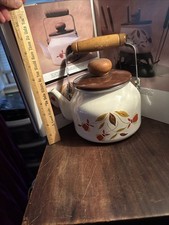 Hall’s Jewel Tea Autumn Leaf Enamel Metal Wood Handle Teapot Tea Kettle Rare comprar usado Hall’s Jewel Tea Autumn Leaf Enamel Metal Wood Handle Teapot Tea Kettle Rare comprar usado  Enviando para Brazil