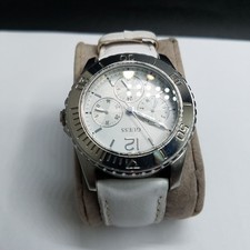 Relógio feminino GUESS WATERPRO37mm WR cronógrafo mostrador branco tom prata aço inoxidável, usado comprar usado  Enviando para Brazil
