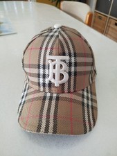 Casquette burberry d'occasion  La Gacilly