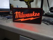 Logo lumineux milwaukee d'occasion  Renwez