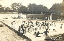 Usado, Cartão postal 1945 Santa Rosa Califórnia dia de mergulho municipal na piscina RPPC 25-8568 comprar usado  Enviando para Brazil