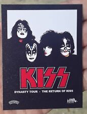 KISS ☆☆ DYNASTY Tour ☆ Ímã ☆ 2,5 X 3,4 polegadas ☆ ☆ O Retorno do KISS ☆ RS ☆ comprar usado  Enviando para Brazil