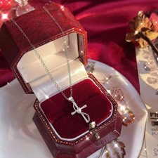Collana con ciondolo usato  Italia