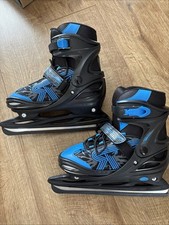 Roces boys black for sale  PRESCOT