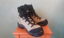 Scarponi montagna n.45 usato  San Giuliano Milanese