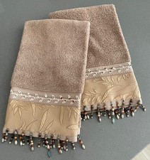Conjunto de duas toalhas com miçangas e enfeitadas à mão, novas sem etiquetas, conjunto único comprar usado  Enviando para Brazil