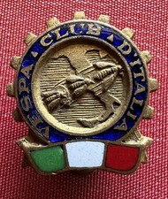 Distintivo smaltato vespa usato  Italia