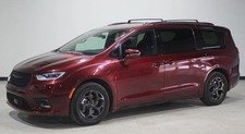 2021 chrysler pacifica d'occasion  Expédié en Belgium