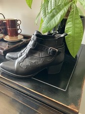 Signature black leather for sale  ASHFORD