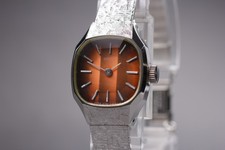 Montre femme manuelle d'occasion  Expédié en France