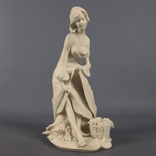 Scultura donna porcellana usato  Inverigo