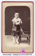 Enfant pose poupée d'occasion  Chaumont