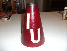 Megafone vintage IU Indiana University couro como papel possivelmente pintado à mão comprar usado Megafone vintage IU Indiana University couro como papel possivelmente pintado à mão comprar usado  Enviando para Brazil