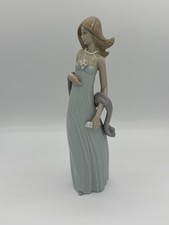 Lladro ingenue 5487 for sale  Apple Valley