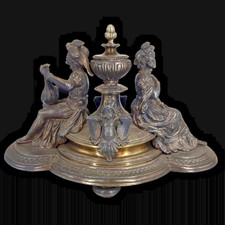 Grande centrotavola finemente usato  Roma