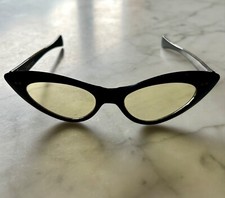 Usado, Óculos de olho de gato vintage 1960 Astro-Matic armação preta sem receita lente amarela comprar usado  Enviando para Brazil