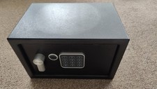 Yale electronic safe for sale  MANCHESTER