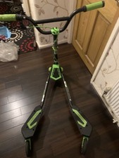 Wiggle scooter green for sale  DAGENHAM