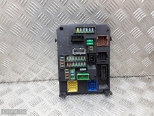 2014 PEUGEOT 308 FUSE BOX UNDER THE PANEL 9806687880 comprar usado  Enviando para Brazil