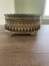Ancienne jardinière bronze d'occasion  Gouvieux