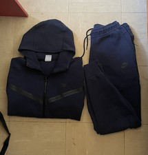 Ensemble nike tech d'occasion  Crémieu