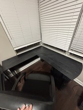 Corner desk for sale  Pasadena
