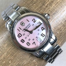 Victorinox Swiss Army feminino 241056 MOP mostrador rosa relógio de quartzo tom prata 7 1/4" comprar usado Victorinox Swiss Army feminino 241056 MOP mostrador rosa relógio de quartzo tom prata 7 1/4" comprar usado  Enviando para Brazil