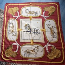 Authentique foulard carré d'occasion  Fresnay-sur-Sarthe