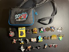 Bolsa de armazenamento Disney Pin Trading 2013 estojo pequeno e lote de 21 pinos Disneyworld comprar usado  Enviando para Brazil