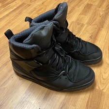 Usado, Bota preta invernizada tamanho 9.5 - Nike Jordan Flight 45 Trek RARA! BOM ESTADO comprar usado Usado, Bota preta invernizada tamanho 9.5 - Nike Jordan Flight 45 Trek RARA! BOM ESTADO comprar usado  Enviando para Brazil