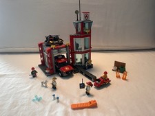 Lego 60215 caserma usato  Milano