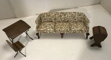 Conjunto de 4 peças de móveis para casa de bonecas sofá, mesa e cadeira e carrinho de costura comprar usado  Enviando para Brazil