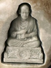 Estátua de monge budista famosa vintage pequena Somdet Phra Phutthachan. Mão de pedra comprar usado  Enviando para Brazil