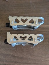 Paire pédale aluminium d'occasion  Laignes
