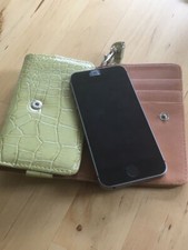 Smartphone Apple iPhone SE 1ª Geração Totalmente Desbloqueado GSM/CDMA 16GB A1662 + Carteira comprar usado  Enviando para Brazil