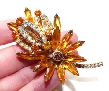 Viintage juliana brooch for sale Viintage juliana brooch for sale  CHIPPENHAM