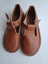 Anciennes chaussures sandales d'occasion  Le Chesne