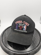 Chapéu Snapback Jordan vintage Mitchell & Ness Chicago Bulls Three Time 1993 Champions comprar usado  Enviando para Brazil