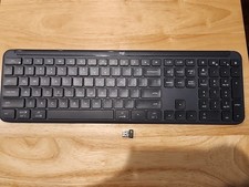Teclado sem fio Logitech Signature Slim K950, design elegante, grafite cromado comprar usado  Enviando para Brazil