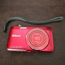 Câmera Digital Nikon Coolpix S3500 Vermelha Zoom 20.1MP Funciona Bem Problema Leia comprar usado Câmera Digital Nikon Coolpix S3500 Vermelha Zoom 20.1MP Funciona Bem Problema Leia comprar usado  Enviando para Brazil
