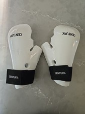 Luvas de karatê juvenil brancas Century Martial Arts Tae Kwon Do, usado comprar usado  Enviando para Brazil