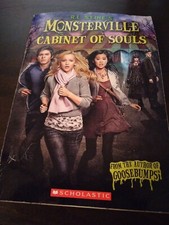 The Cabinet of Souls (R.L. Stine's Monsterville #1) - Brochura - BOM comprar usado  Enviando para Brazil