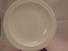 Prato(s) de salada Corning Centura aro esculpido todo branco padrão flor de tulipa comprar usado  Enviando para Brazil