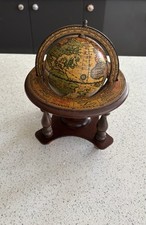 Globo de mesa de madeira vintage velho mundo com astrologia do zodíaco feito na Itália comprar usado  Enviando para Brazil