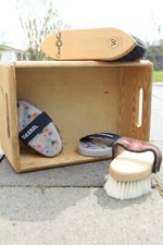 Bürstenset pferde gebraucht kaufen Bürstenset pferde gebraucht kaufen  Künzell