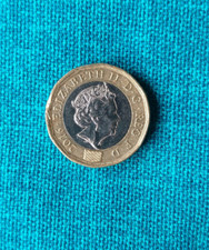 One pound 2016 usato  Italia