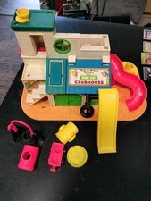 Używany, 1970's Vintage Fisher Price  Sesame Street Clubhouse With Some Accessories  na sprzedaż  Wysyłka do Poland