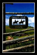 Cartão postal Lander, WY Wyoming BROKEN ANVIL RANCH "Cowboy Experience" ROADSIDE 4X6 comprar usado  Enviando para Brazil